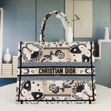 Dior Shopping Bags